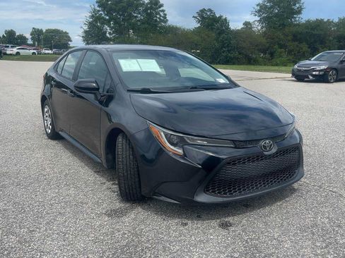Used 2020 Toyota Corolla LE FWD image 11