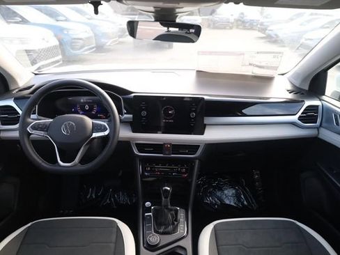 New 2026 Volkswagen Taos SE AWD/4WD image 7