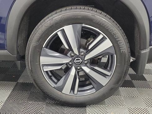 Certified 2025 Nissan Rogue SL FWD image 10