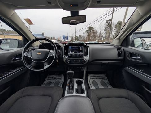 Used 2019 Chevrolet Colorado LT image 2