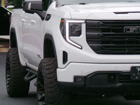 Used 2024 GMC Sierra 1500 Elevation w/ Elevation Premium Package AWD/4WD image 23