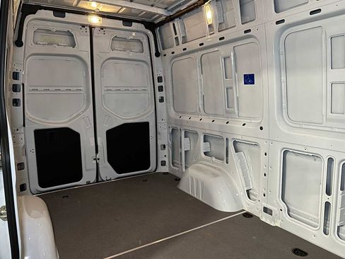 Used 2025 Mercedes-Benz Sprinter 2500 image 13