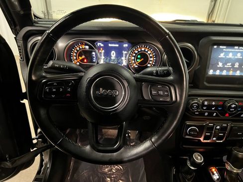 Used 2021 Jeep Gladiator Sport AWD/4WD image 18