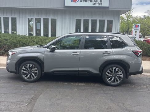 Used 2025 Subaru Forester Touring w/ Popular Package - Touring AWD/4WD image 1