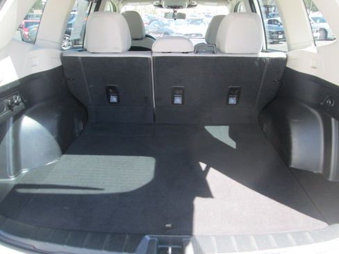 Used 2022 Subaru Forester AWD/4WD image 12
