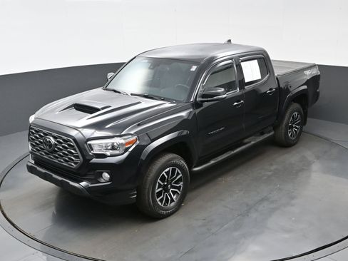 Used 2020 Toyota Tacoma TRD Sport image 34