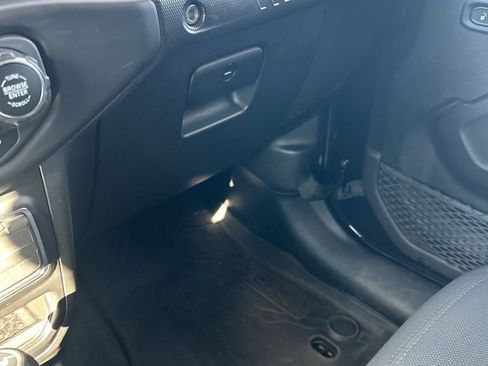 Used 2022 Jeep Wrangler Unlimited Sport image 21