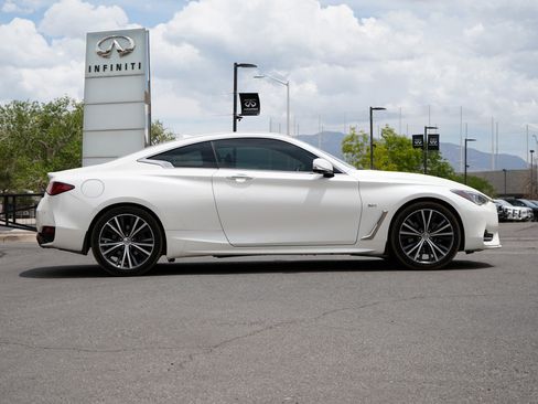 Used 2018 INFINITI Q60 3.0t Luxe w/ Sensory Package 3.0T Luxe AWD/4WD image 9