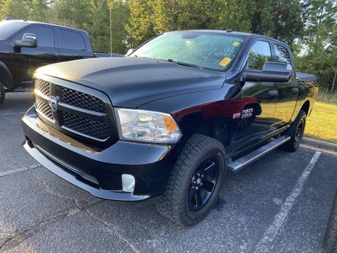 Used 2016 RAM 1500 Express AWD/4WD image 3