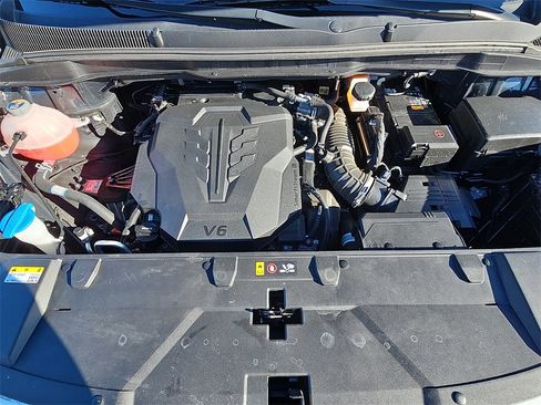 Certified 2023 Kia Carnival LX image 30