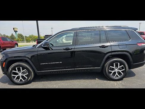 Used 2024 Jeep Grand Cherokee L Limited w/ Luxury Tech Group II image 6
