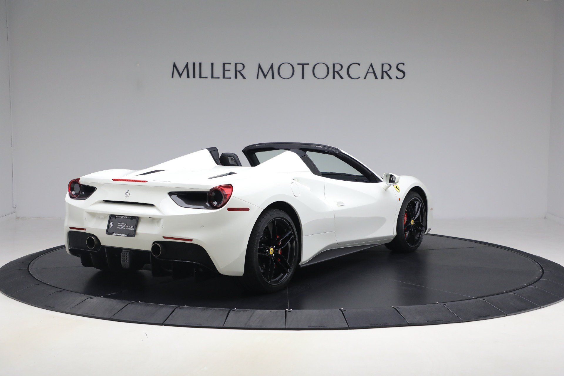 Certified 2016 Ferrari 488 Spider RWD image 7