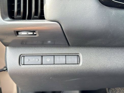 Used 2024 Nissan Pathfinder Rock Creek AWD/4WD image 9