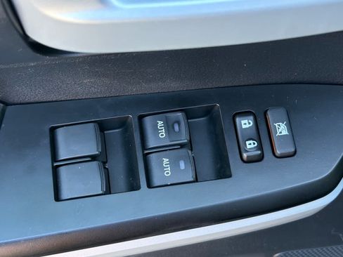 Used 2018 Toyota Tundra Limited w/ Limited Premium Package AWD/4WD image 15