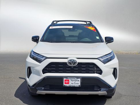 Used 2025 Toyota RAV4 XSE w/ Advanced Technology Package AWD/4WD image 8