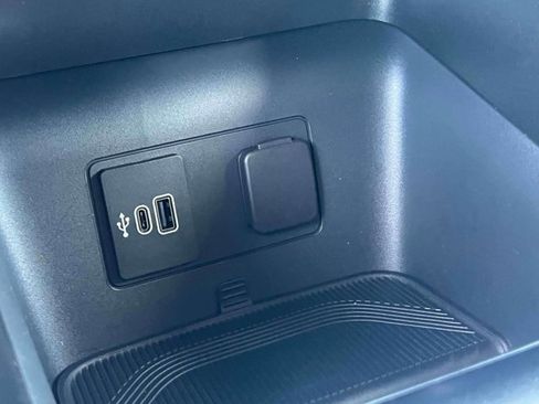 Used 2026 Ford Explorer Active AWD/4WD image 35