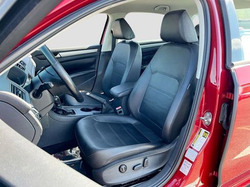 Used 2015 Volkswagen Passat 1.8T Wolfsburg Edition image 19