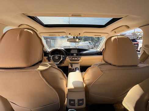 Used 2014 Lexus ES 350 w/ Luxury Package FWD image 29