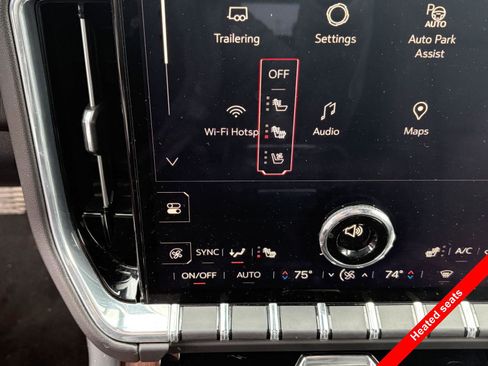 Used 2025 GMC Yukon Denali image 6