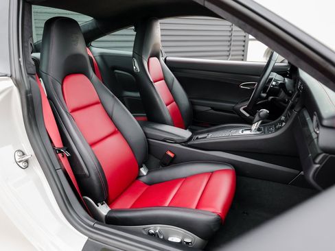 Certified 2018 Porsche 911 Carrera GTS image 28