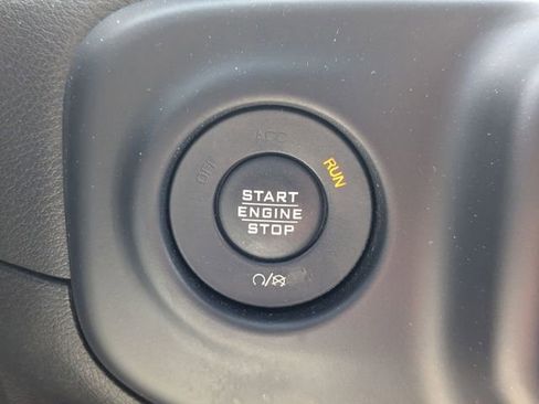 Used 2020 Jeep Wrangler Sport AWD/4WD image 18