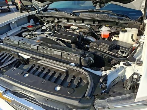 Used 2025 Chevrolet Silverado 2500 LT w/ Convenience Package AWD/4WD image 28
