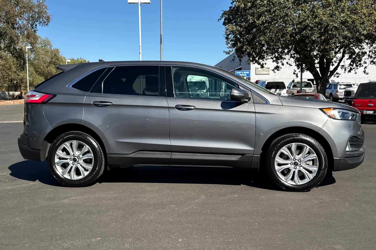Used 2023 Ford Edge Titanium AWD/4WD image 8