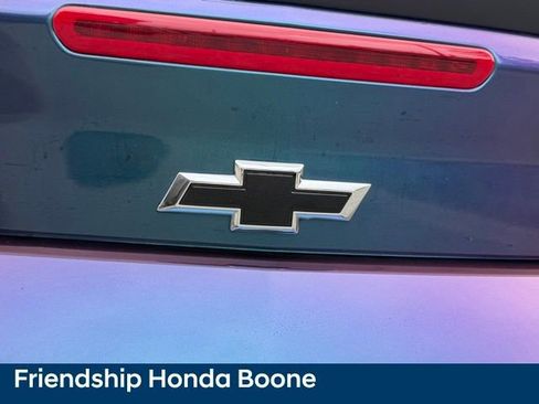 Used 2021 Chevrolet Camaro LT RWD image 9