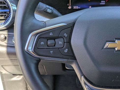 Used 2025 Chevrolet Trax LT w/ LT Convenience Package image 20