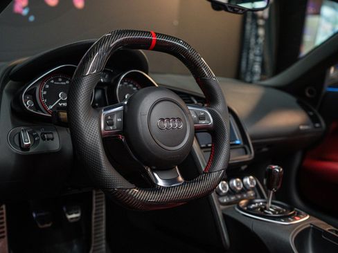 Used 2011 Audi R8 V10 image 7