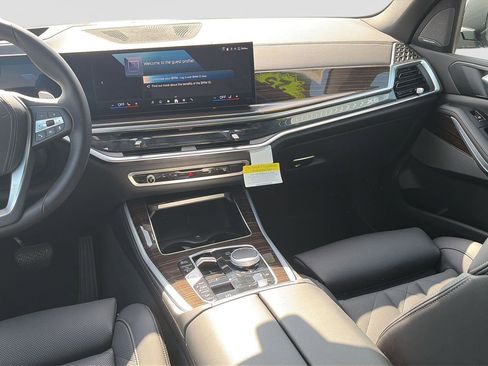 Used 2025 BMW X5 xDrive50e w/ Premium Package AWD/4WD image 17