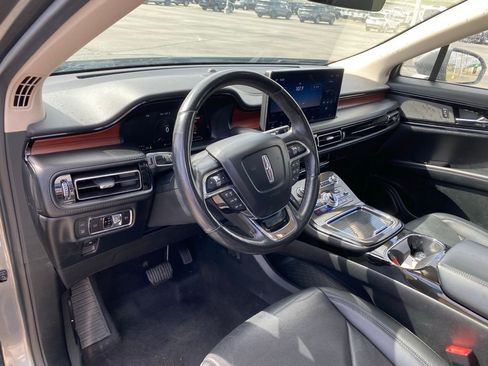 Used 2023 Lincoln Nautilus Reserve image 13