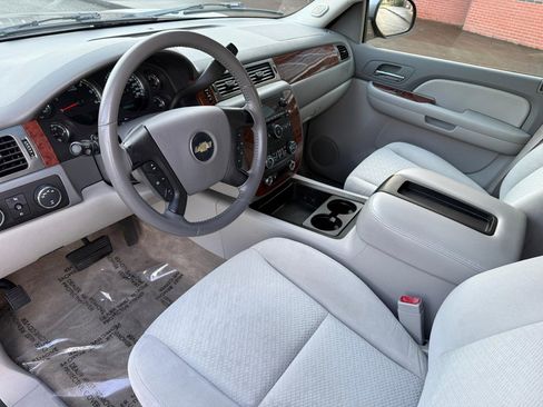 Used 2007 Chevrolet Suburban LT AWD/4WD image 9