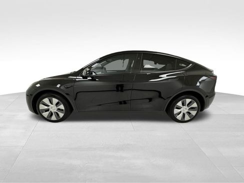 Used 2024 Tesla Model Y Long Range image 4