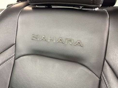 Used 2021 Jeep Wrangler Unlimited Sahara w/ Cold Weather Group AWD/4WD image 16