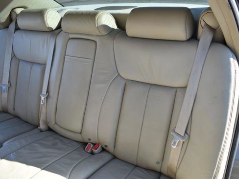 Used 2011 Cadillac DTS Premium w/ Driver Awareness Package image 22