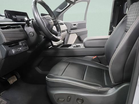 Used 2025 GMC Sierra EV Denali AWD/4WD image 22
