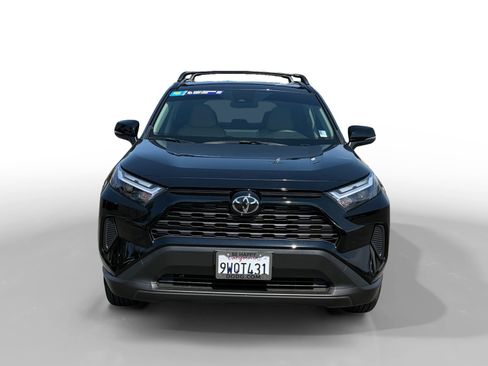 Used 2025 Toyota RAV4 XLE AWD/4WD image 8