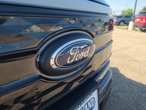 Used 2023 Ford F150 Lightning Platinum AWD/4WD image 23