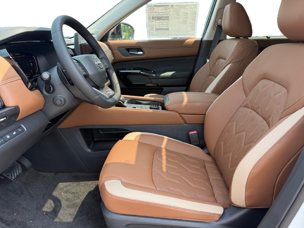 New 2026 Nissan Pathfinder Platinum AWD/4WD image 9