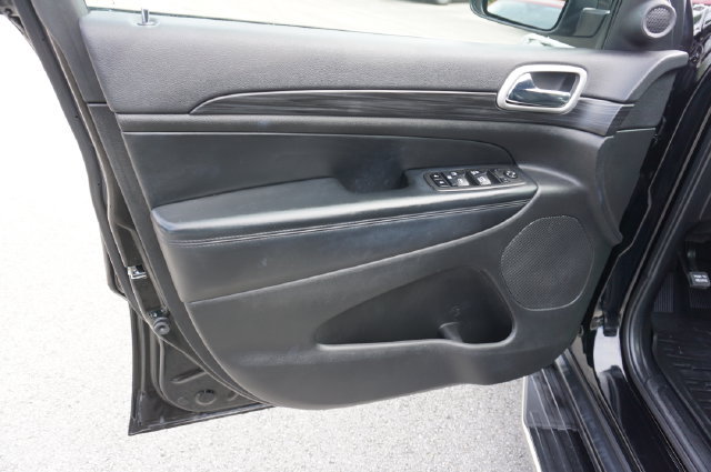 Used 2022 Jeep Grand Cherokee Laredo E RWD image 25