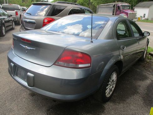 Used 2006 Chrysler Sebring Sedan FWD image 6