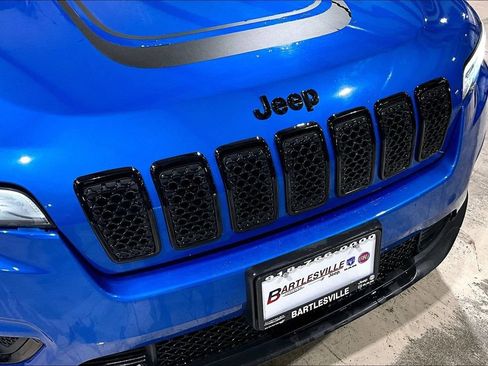 Used 2022 Jeep Cherokee Latitude AWD/4WD image 29