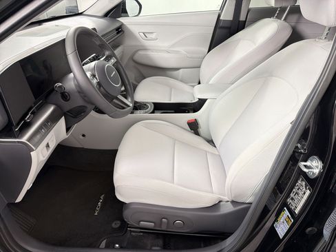 Certified 2025 Hyundai Kona SEL FWD image 5