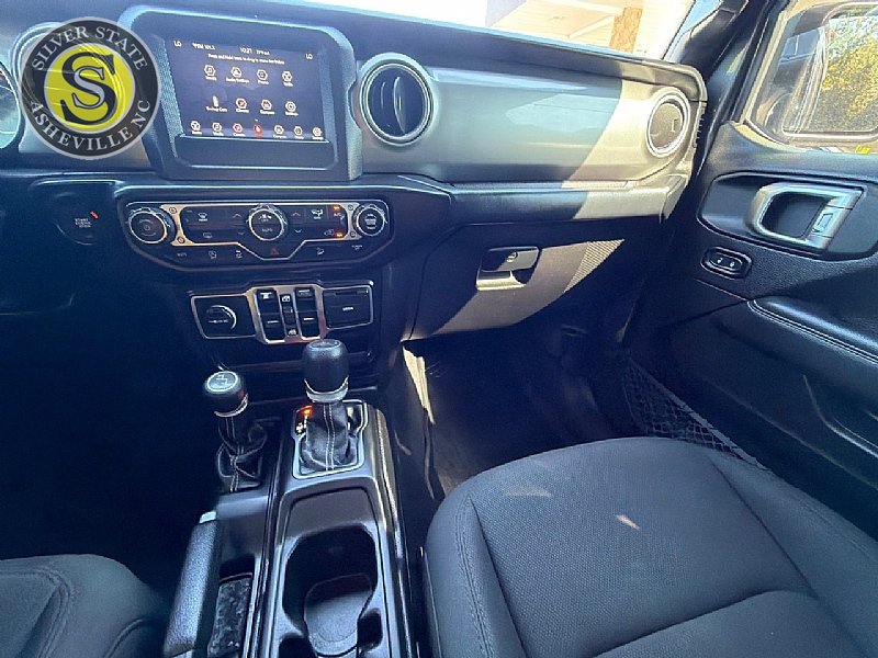Used 2019 Jeep Wrangler Unlimited Sahara w/ LED Lighting Group AWD/4WD image 22