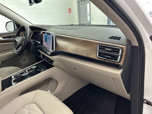 New 2026 Volkswagen Atlas SE FWD image 28