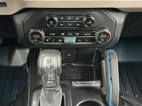 Used 2024 Ford Bronco Wildtrak image 23