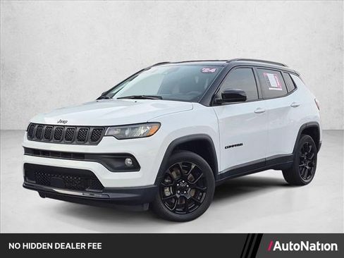 Used 2024 Jeep Compass Latitude w/ Convenience Group AWD/4WD image 1