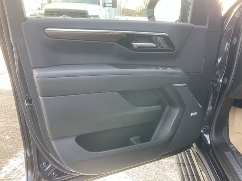 New 2026 Chevrolet Tahoe High Country image 9