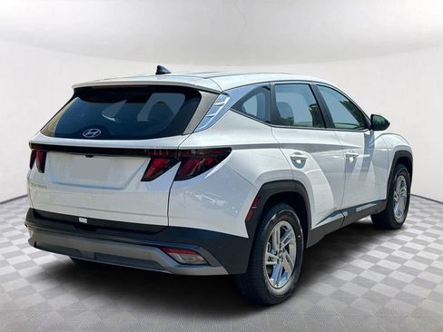 Used 2025 Hyundai Tucson SE image 5